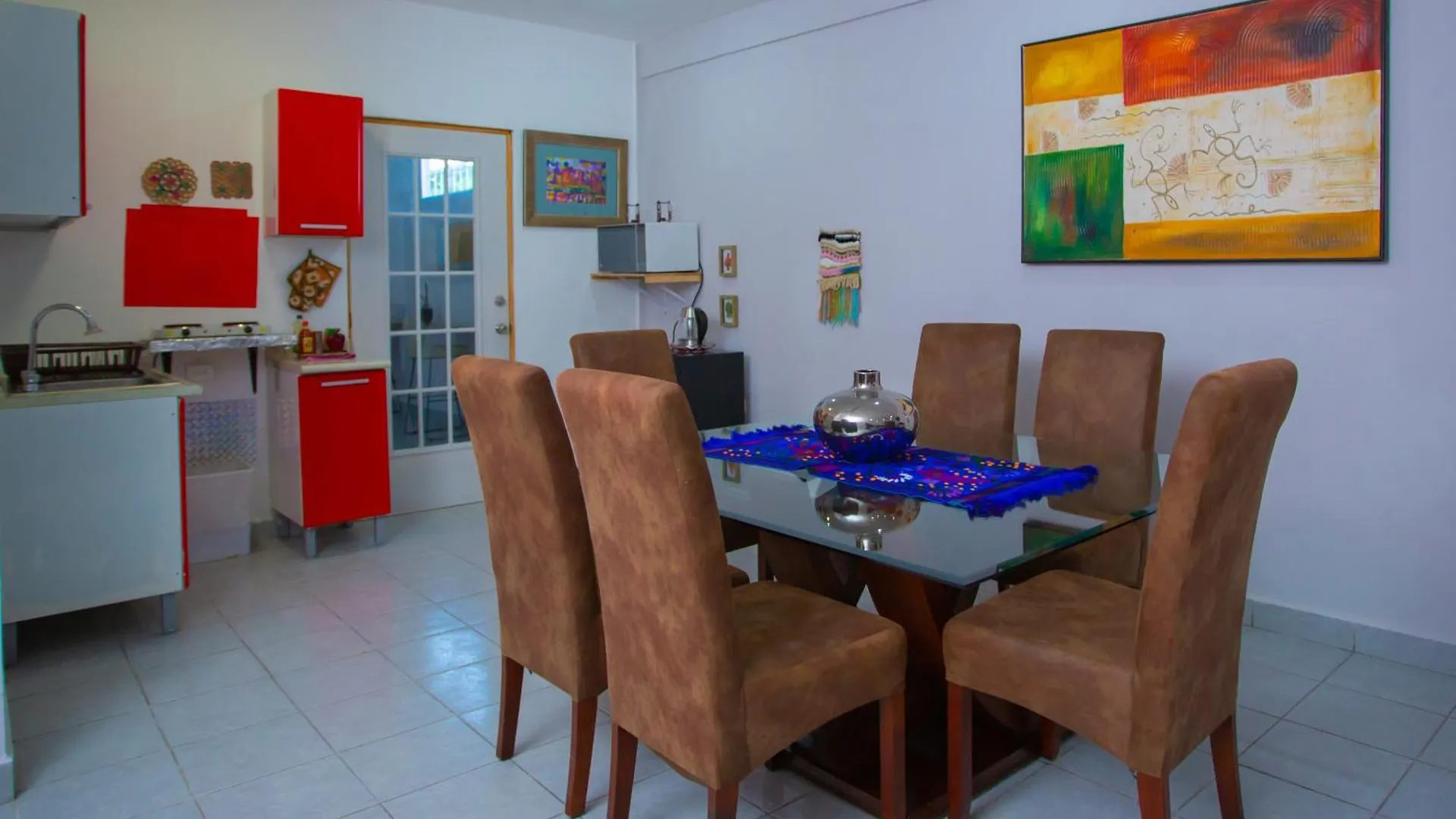 Centrico Y Comodo Departamento, Sobre Avenida Principal En Cancun. Apartamento