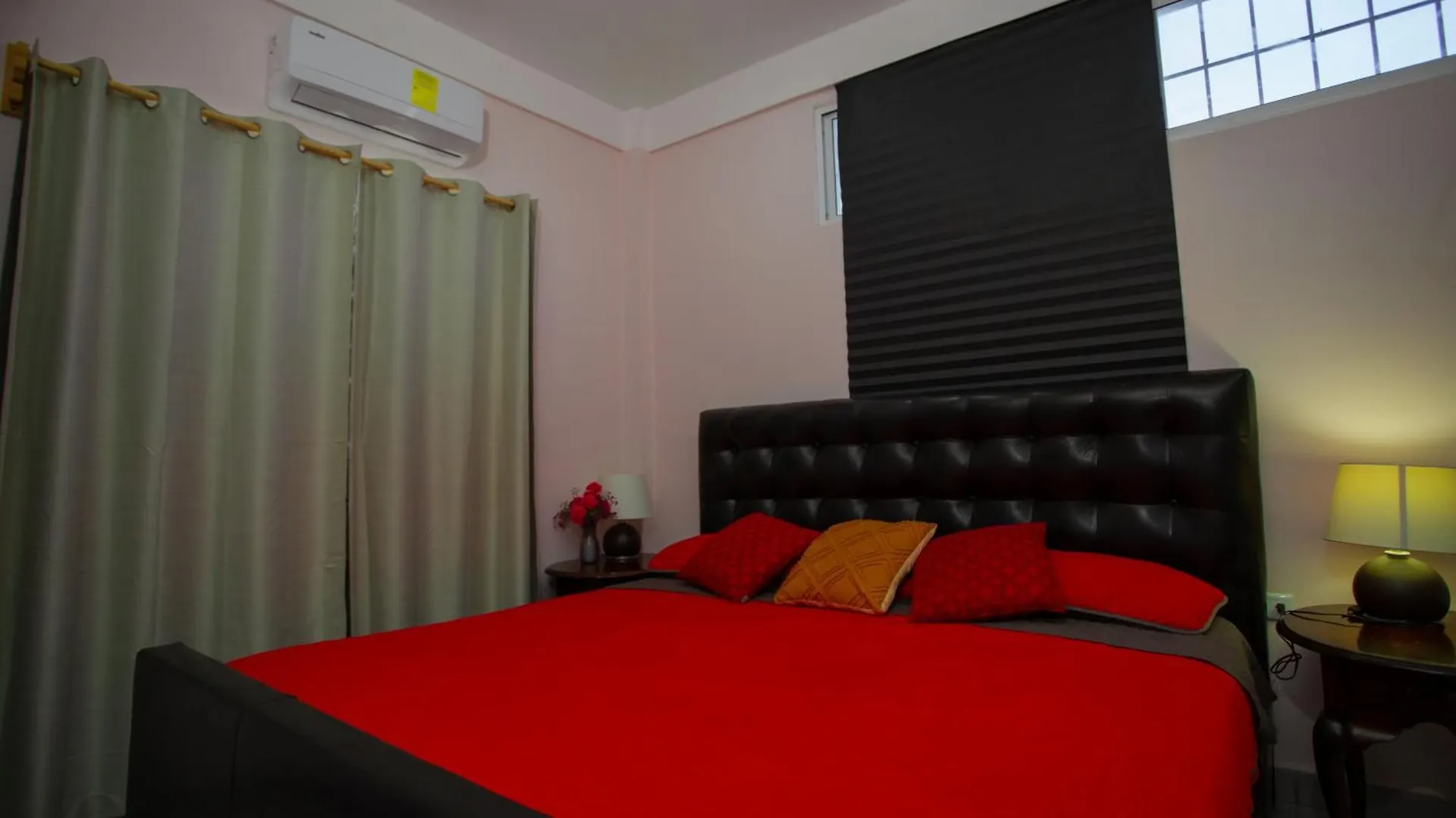 Apartamento Centrico Y Comodo Departamento, Sobre Avenida Principal En Cancun. México