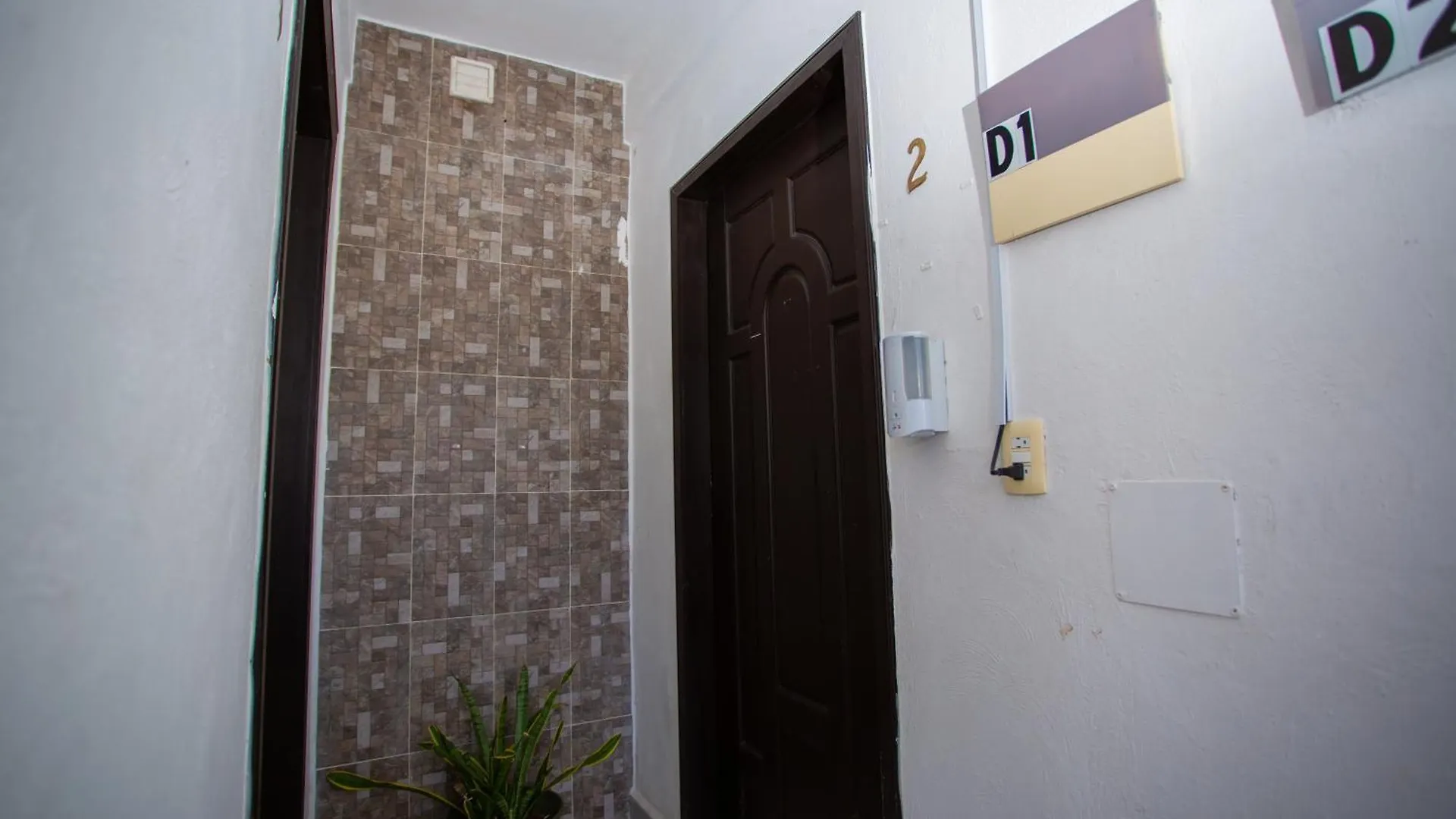 Centrico Y Comodo Departamento, Sobre Avenida Principal En Cancun.